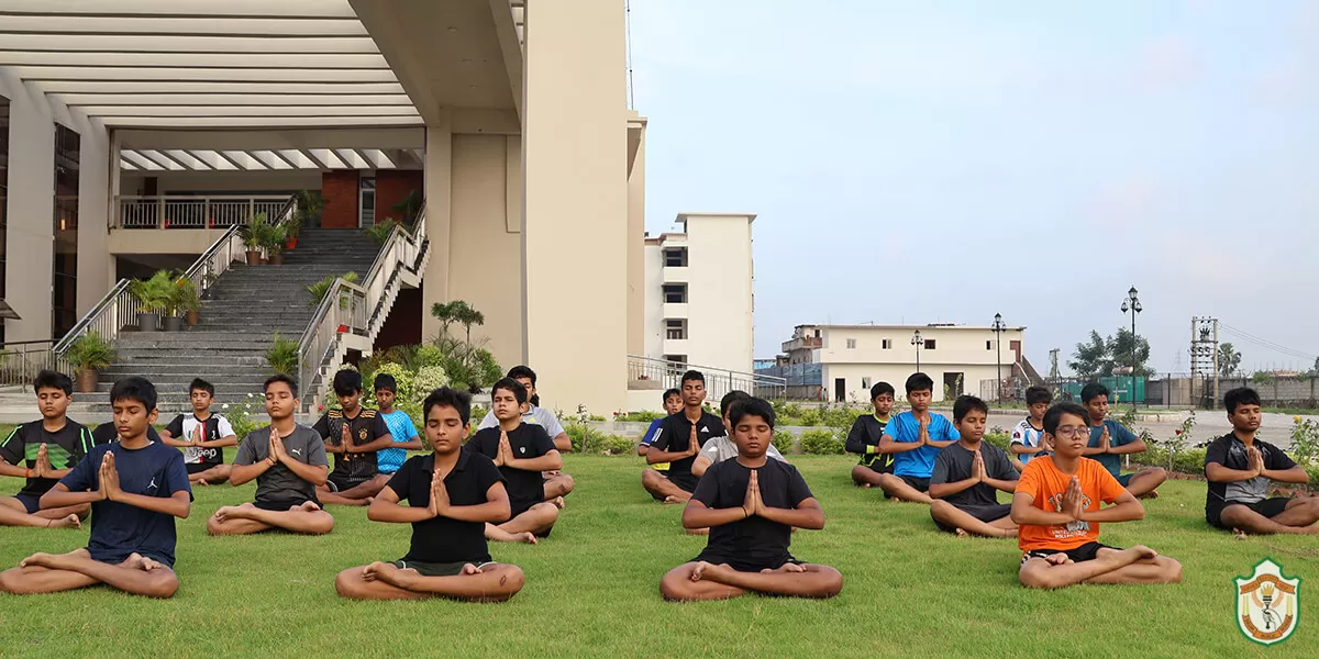 Boarding School Advantages | Students experiencing residential campus life